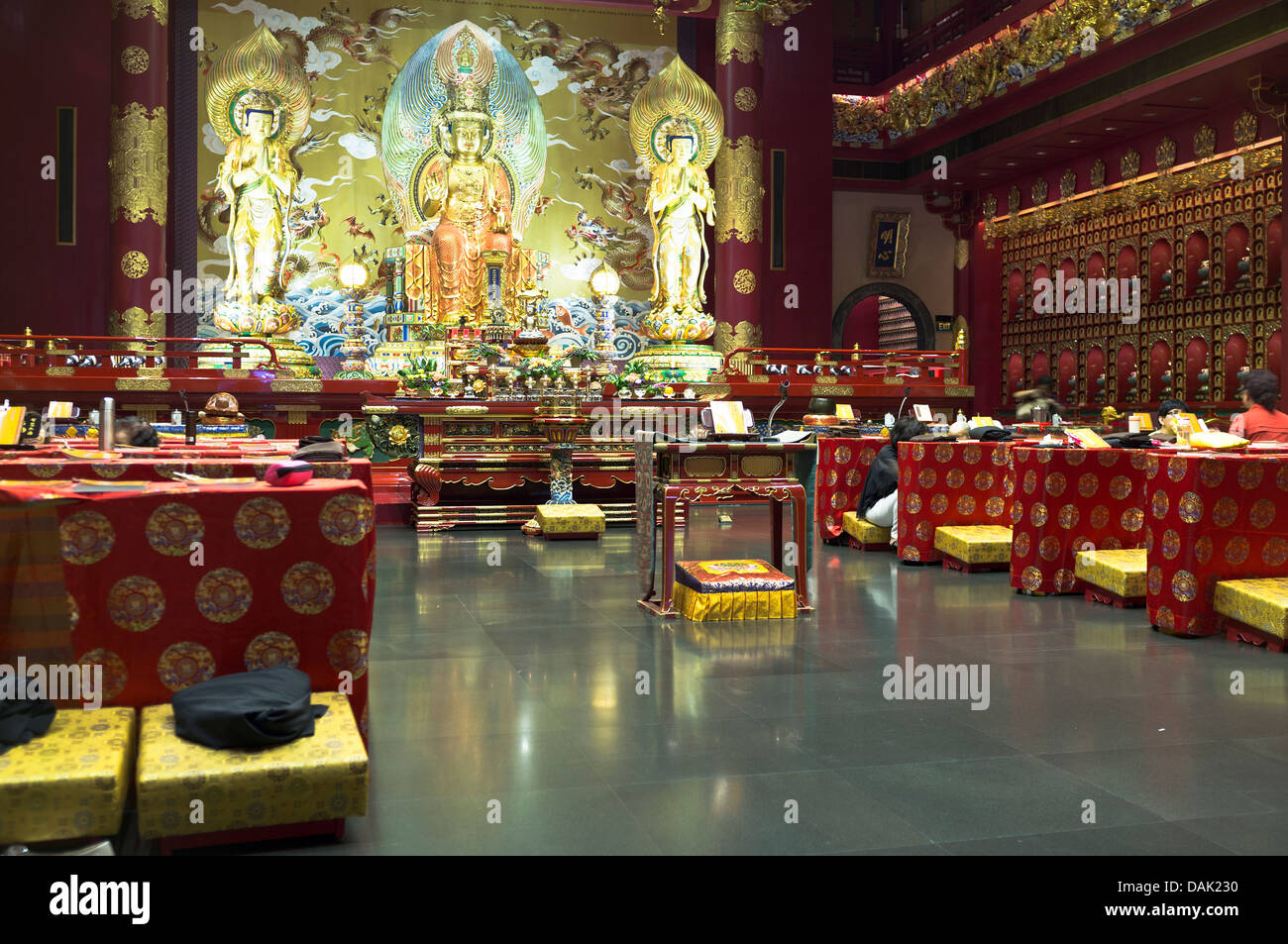 dh Tooth Relic Temple CHINATOWN SINGAPORE Buddhist temple and museum interior buddha Stock Photo