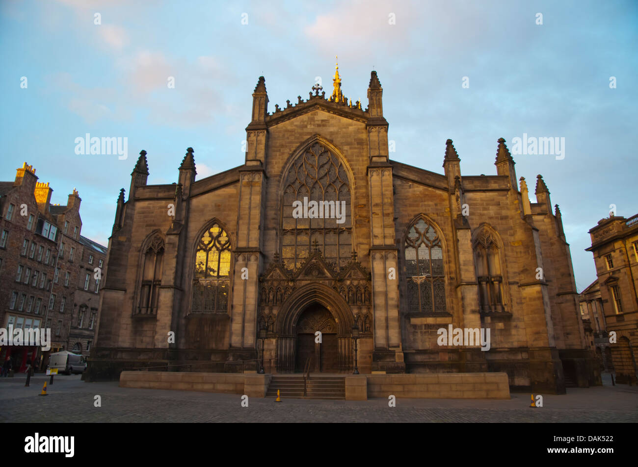 St Giles Cathedral church Parliament square along Royal Mile old town Edinburgh Scotland Britain UK Europe Stock Photo