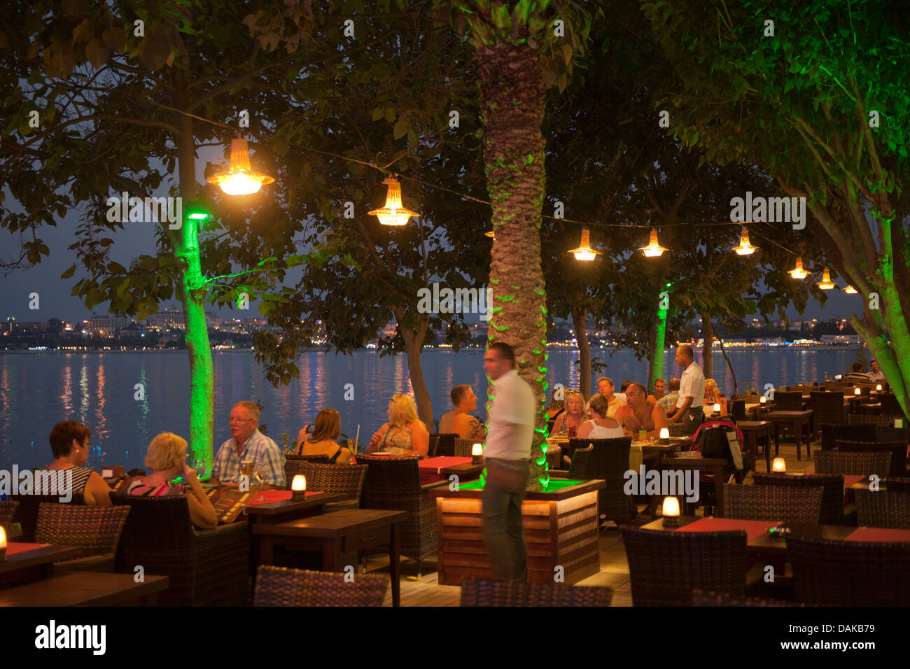 Türkei, Provinz Antalya, Side, Selimiye, Platz am Hafen mit dem Orfoz Restaurant Stock Photo