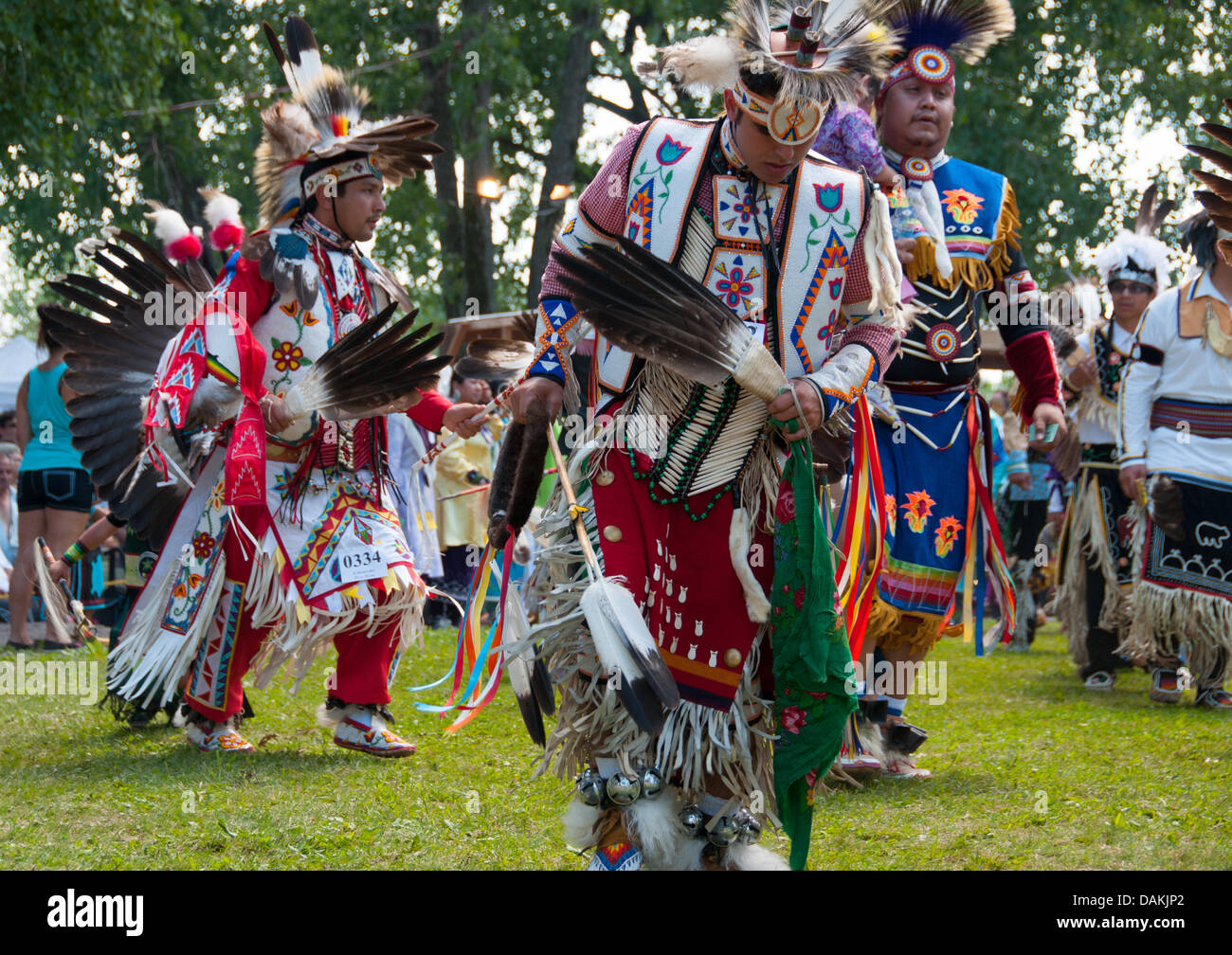 Indigenous Canadian Dancers High Resolution Stock Photography and ...