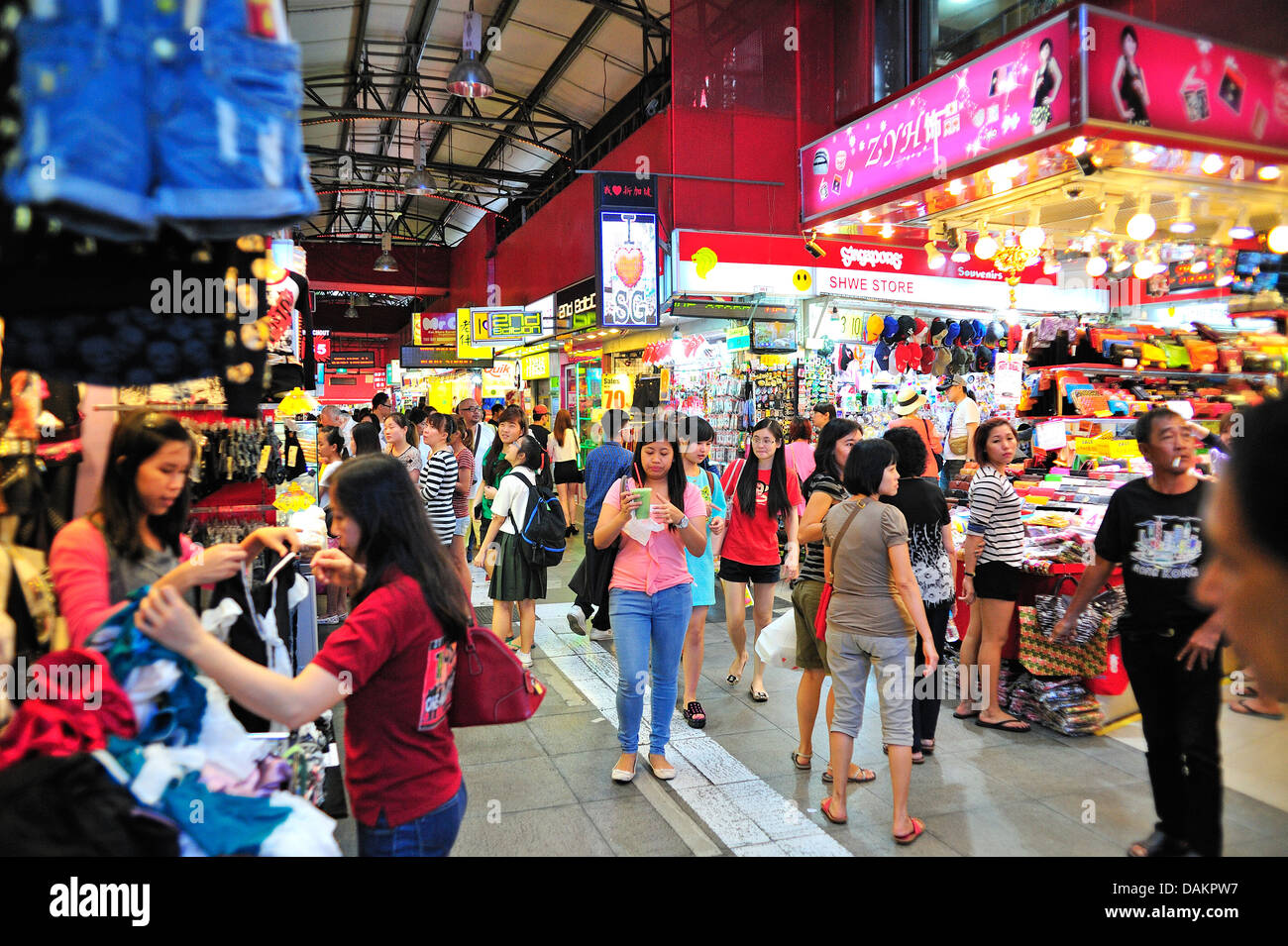 Bugis Street Market Singapore Stock Photo - Alamy