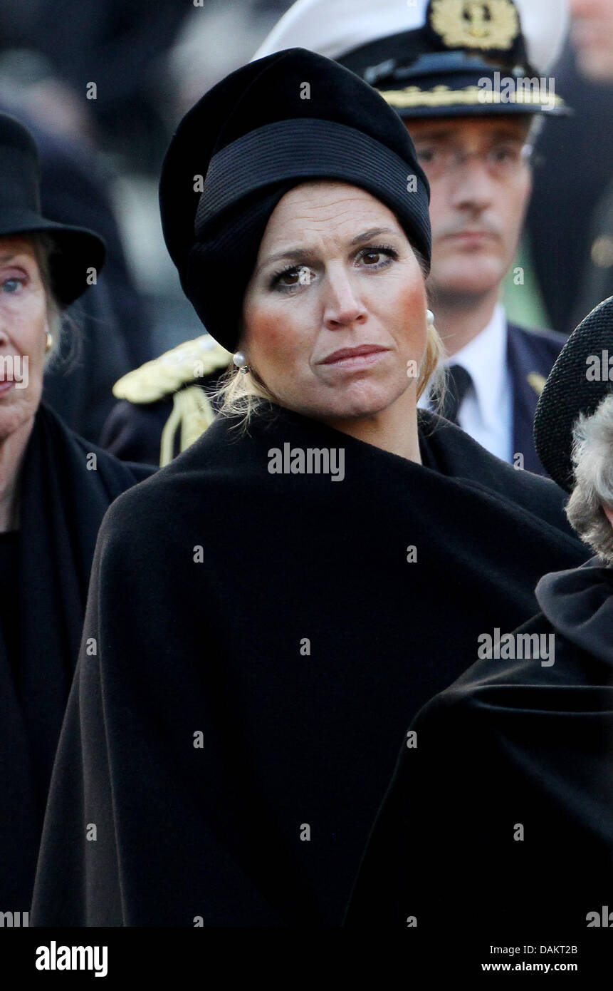 Princess Maxima of The Netherlands attends the National Remembrance Day ceremony to commemorate the victims of World War II at the Dam square in Amsterdam, The Netherlands, 4 May 2011. Photo: Patrick van Katwijk NETHERLANDS OUT Stock Photo