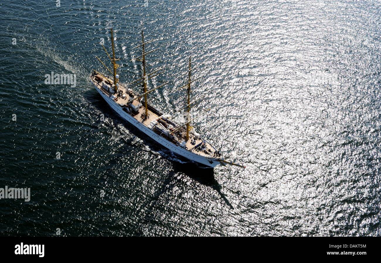 The Navy's sailing school ship Gorch Fock heads for the home port Kiel, Germany, 5 may 2011. After 8.5 months of travel the ship returns from its South American trip. the journey was overshadowed by the death of a cadet. Photo: CARSTEN REHDER Stock Photo