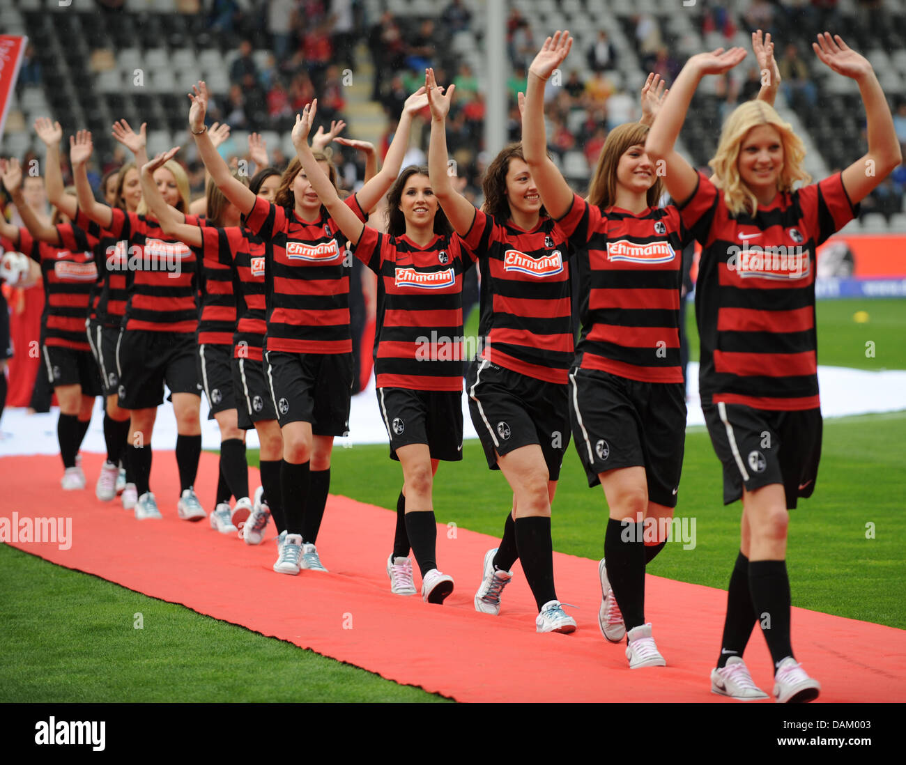 Sc freiburg clearance jersey