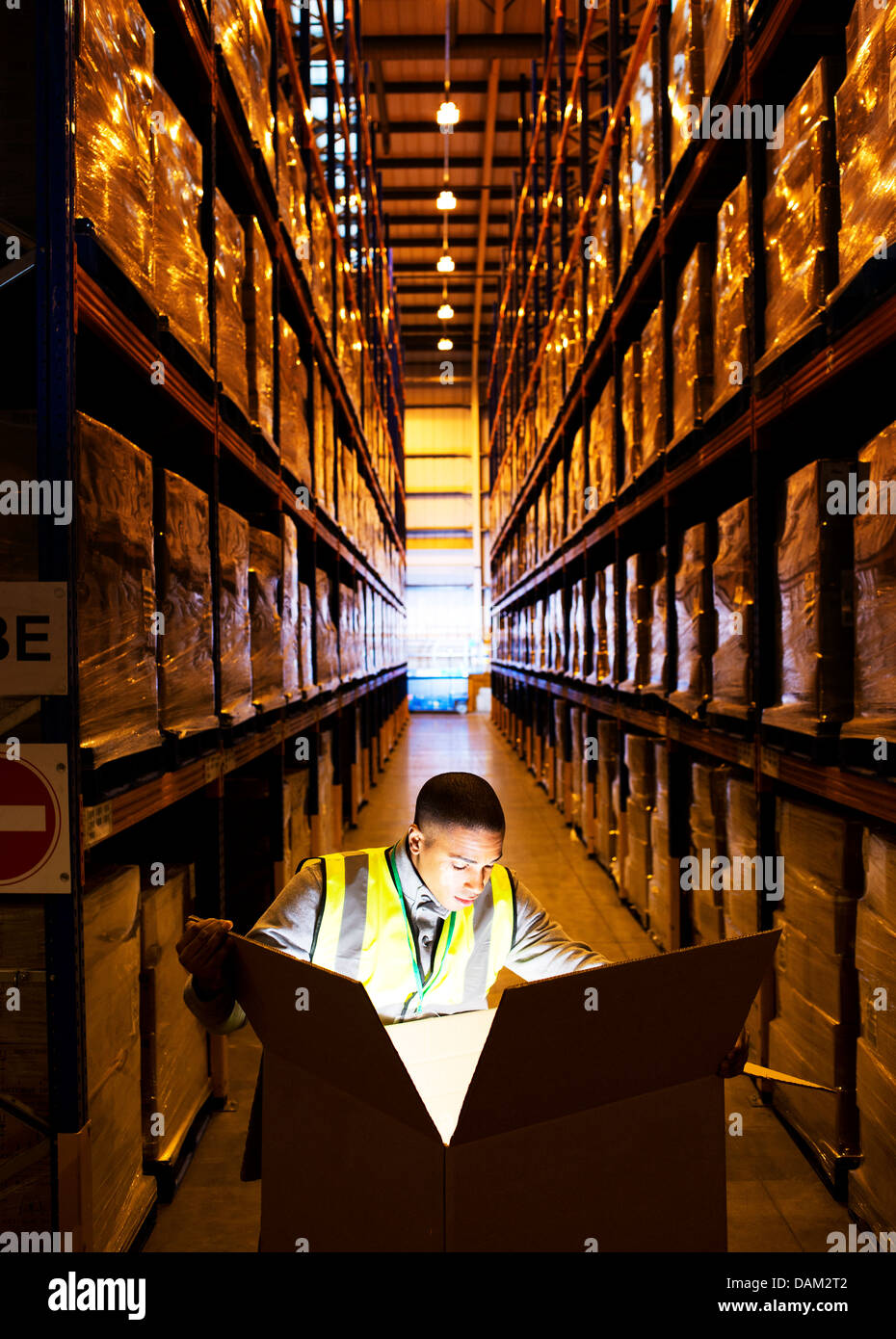 Opening the box hires stock photography and images Alamy