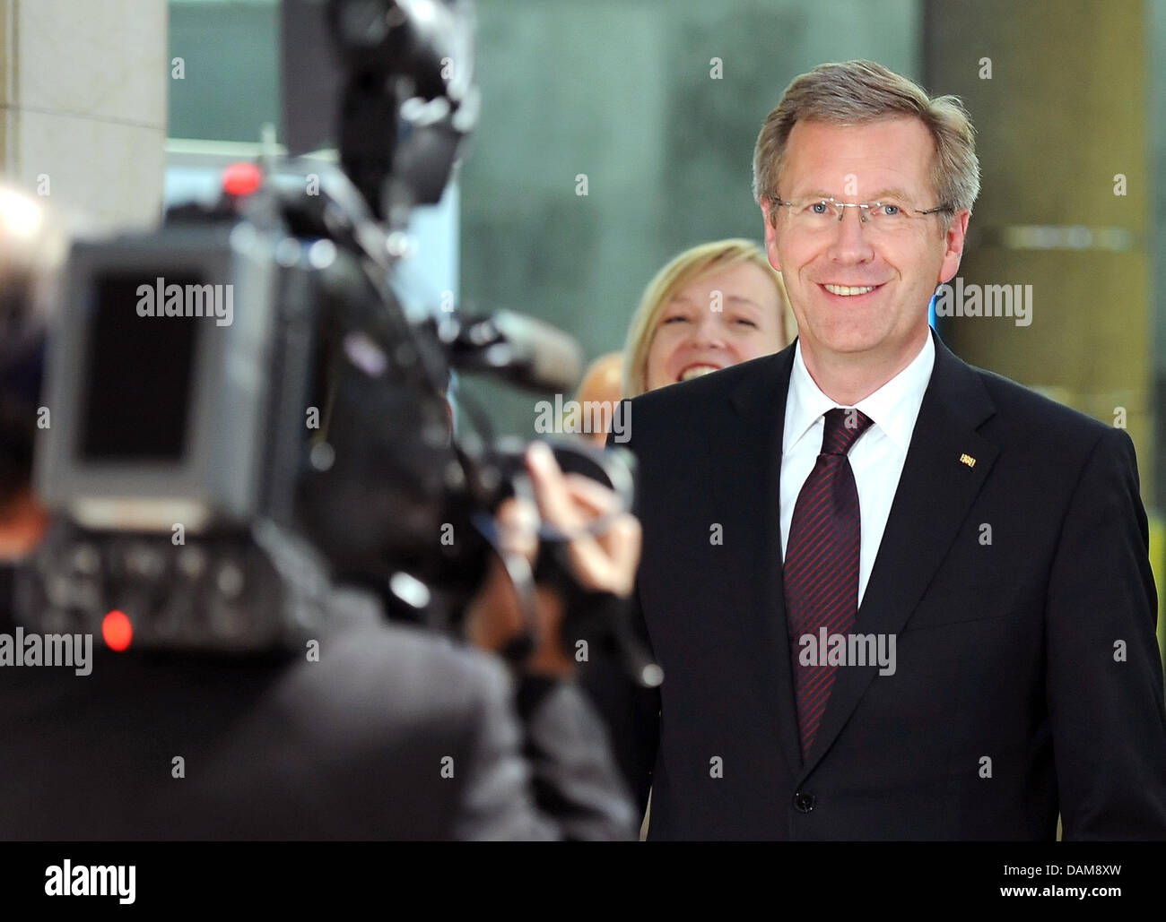German President Christian Wulff  attends the award ceremony for the Amnesty Amnesty International Human Rights Award at Haus der Kulturen der Welt in Berlin, Germany, 27 May 2011. Abel Barrera Hernandez, founder of Mexican human rights organization Tlachinollan has been awarded the Amnesty  International Human Rights Award for his work on human rights and justice issues for the in Stock Photo