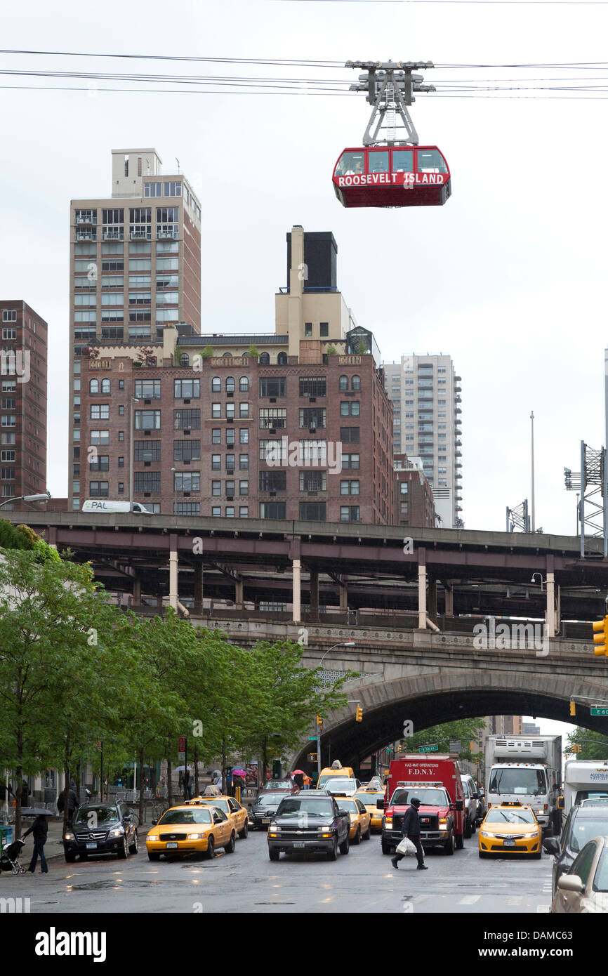 Cable car to Roosevelt Island in NYC, Manhattan Stock Photo