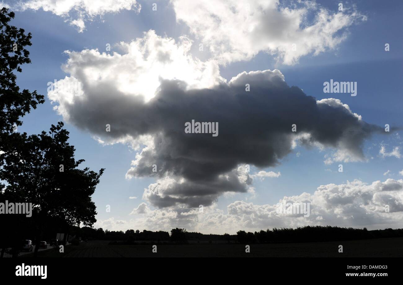 A dark cloud hangs over Neumuenster, Germany, 25 May 2011. The ash