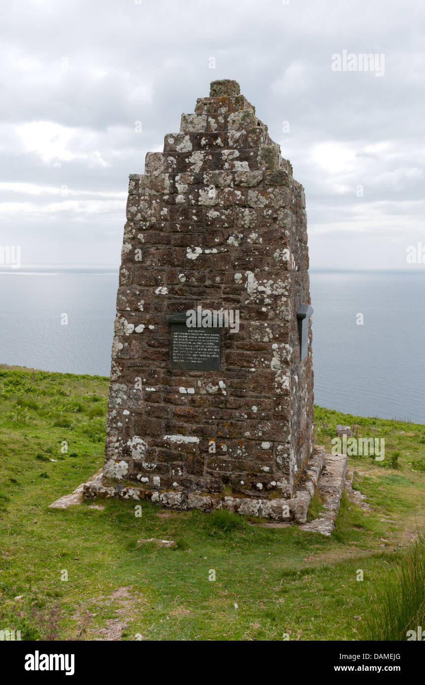 Monument to abandoned village of  Badbea, and Highland Clearances on the east coast of Caithness, Scotland Stock Photo