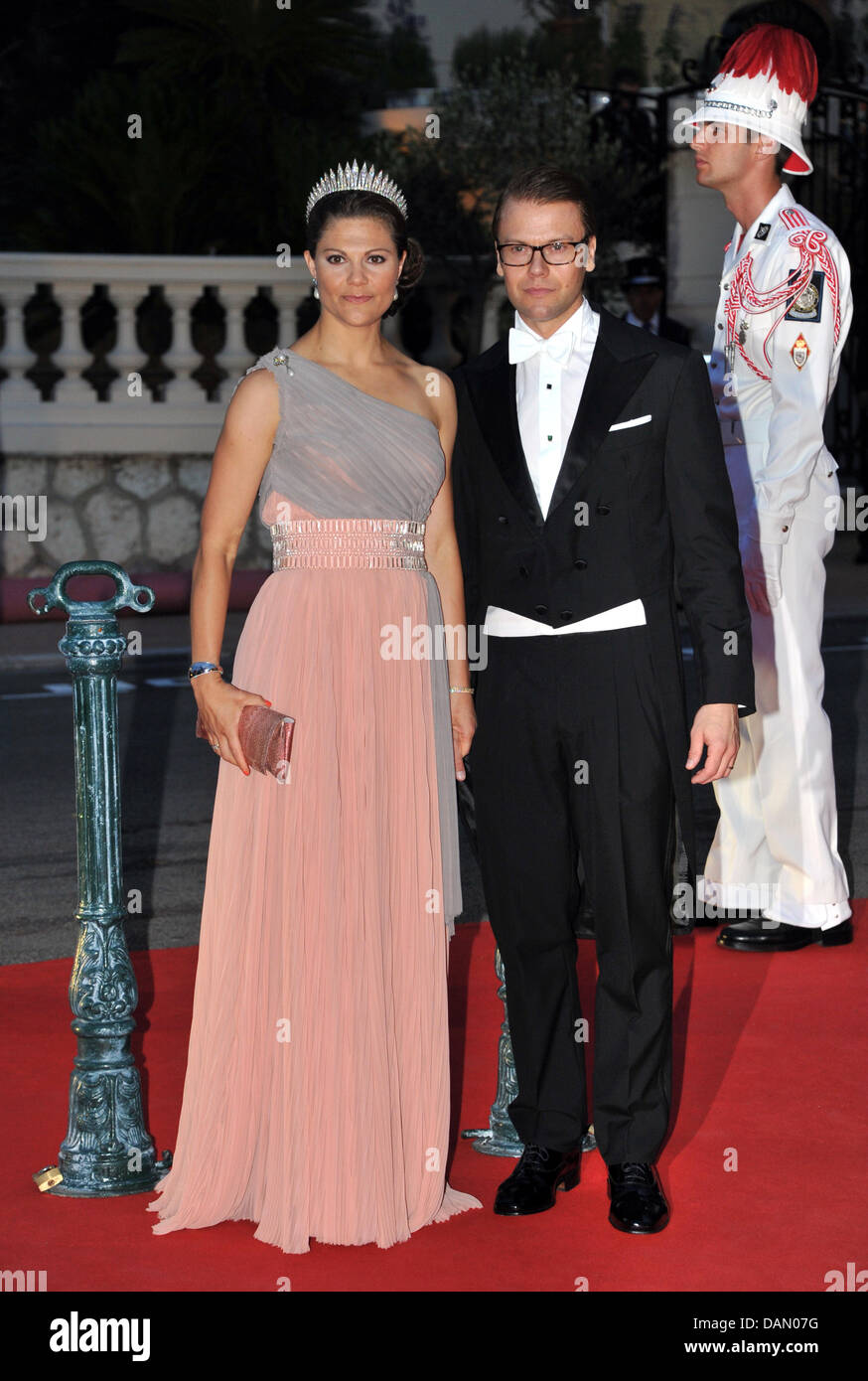 https://c8.alamy.com/comp/DAN07G/crown-princess-victoria-and-prince-daniel-attend-the-official-dinner-DAN07G.jpg