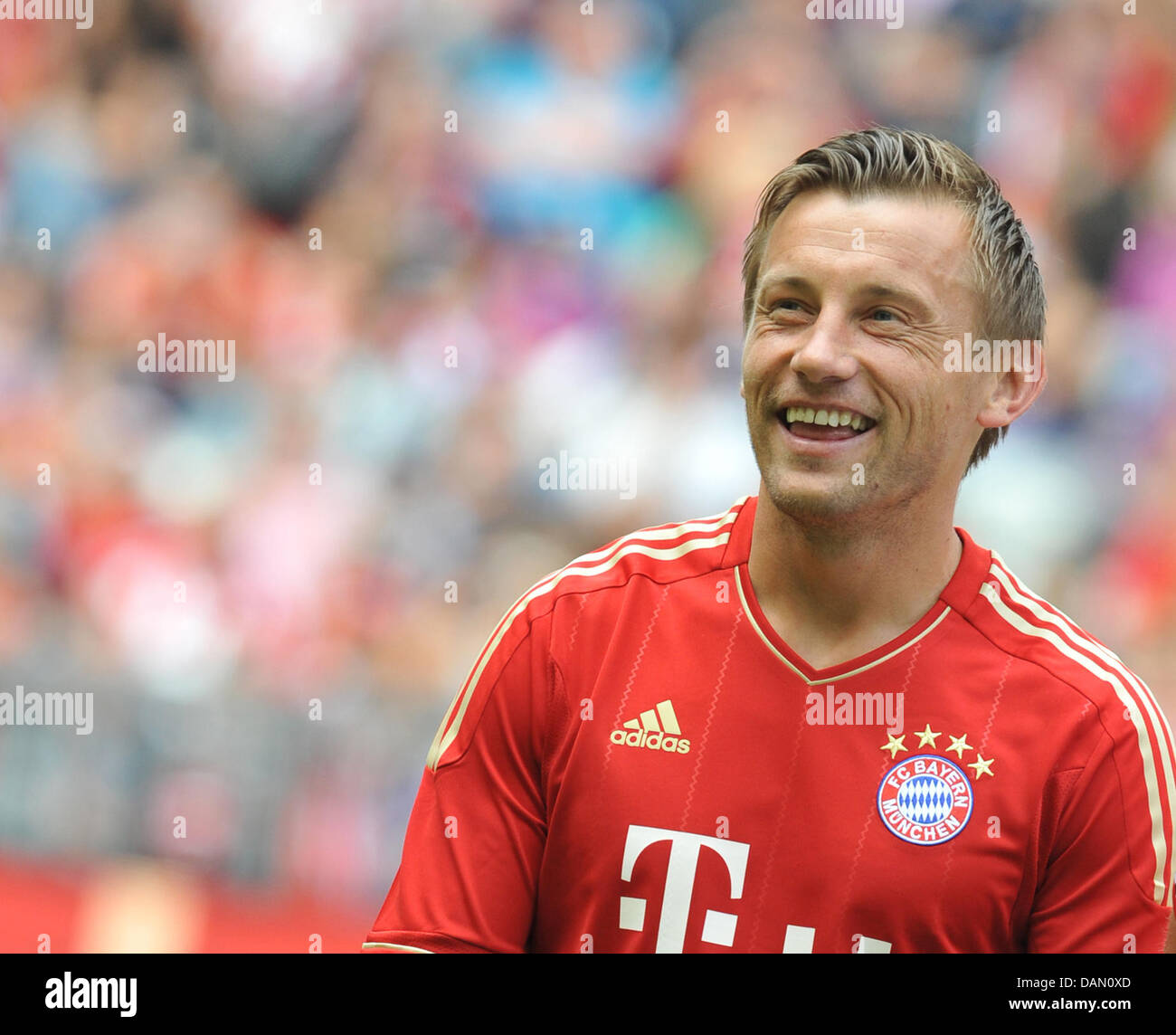FC Bayern Munich's Ivica Olic smiles during a show practice of the Bundesliga soccer club at Allianz Arena in Munich, Germany, 02 July 2011. Photo: Frank Leonhardt Stock Photo
