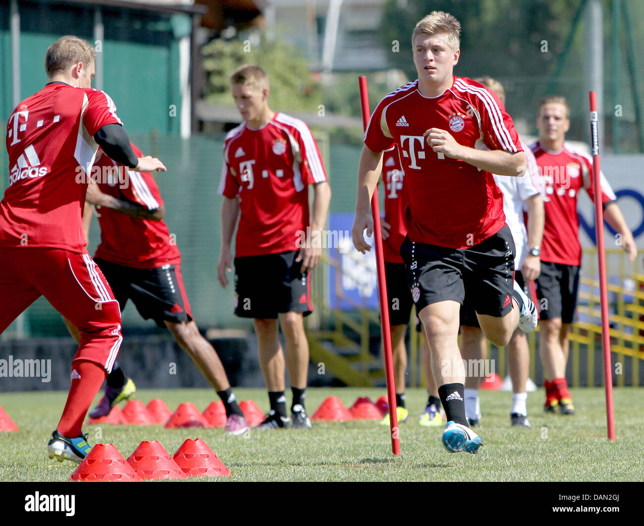 FC Bayern Munich's Toni Kroos does a running exercise during a practice