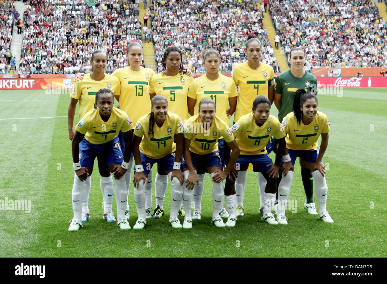 The starting line-up of Brazil poses for the group photo prior the Group D match Equatorial Guinea against Brazil of FIFA Women's World Cup soccer tournament at the FIFA Women's World Cup Stadium in Frankfurt, Germany, 06 July 2011. (back row l-r) Rosana, Erika, Renata Costa, Cristiane, Aline, Andreia, (front row l-r) Ester, Fabiana, Marta, Formiga, Maurine. Foto: Fredrik von Erich Stock Photo