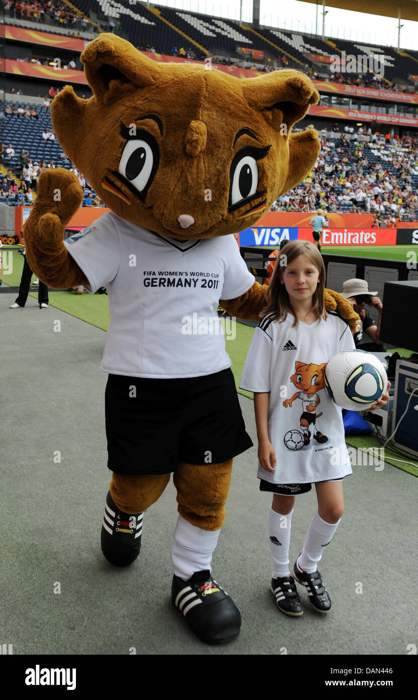 World Cup mascot Karla Kick celebrates prior to the Group D match Equatorial Guinea against Brazil of FIFA Women's World Cup soccer tournament at the FIFA Women's World Cup Stadium in Frankfurt, Germany, 06 July 2011. Foto: Arne Dedert dpa/lhe Stock Photo