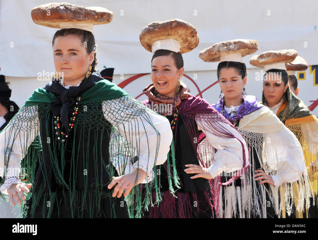 The group 'Nosa Terra' from Pereiras (Spain) performs a Spanish folk dance at the folklore festival 'Danetzare' in Erfurt, Germany, 08 July 2011. Till 10 July 2011, 20 German and international dance groups will perform at the festival. Photo: Martin Schutt Stock Photo