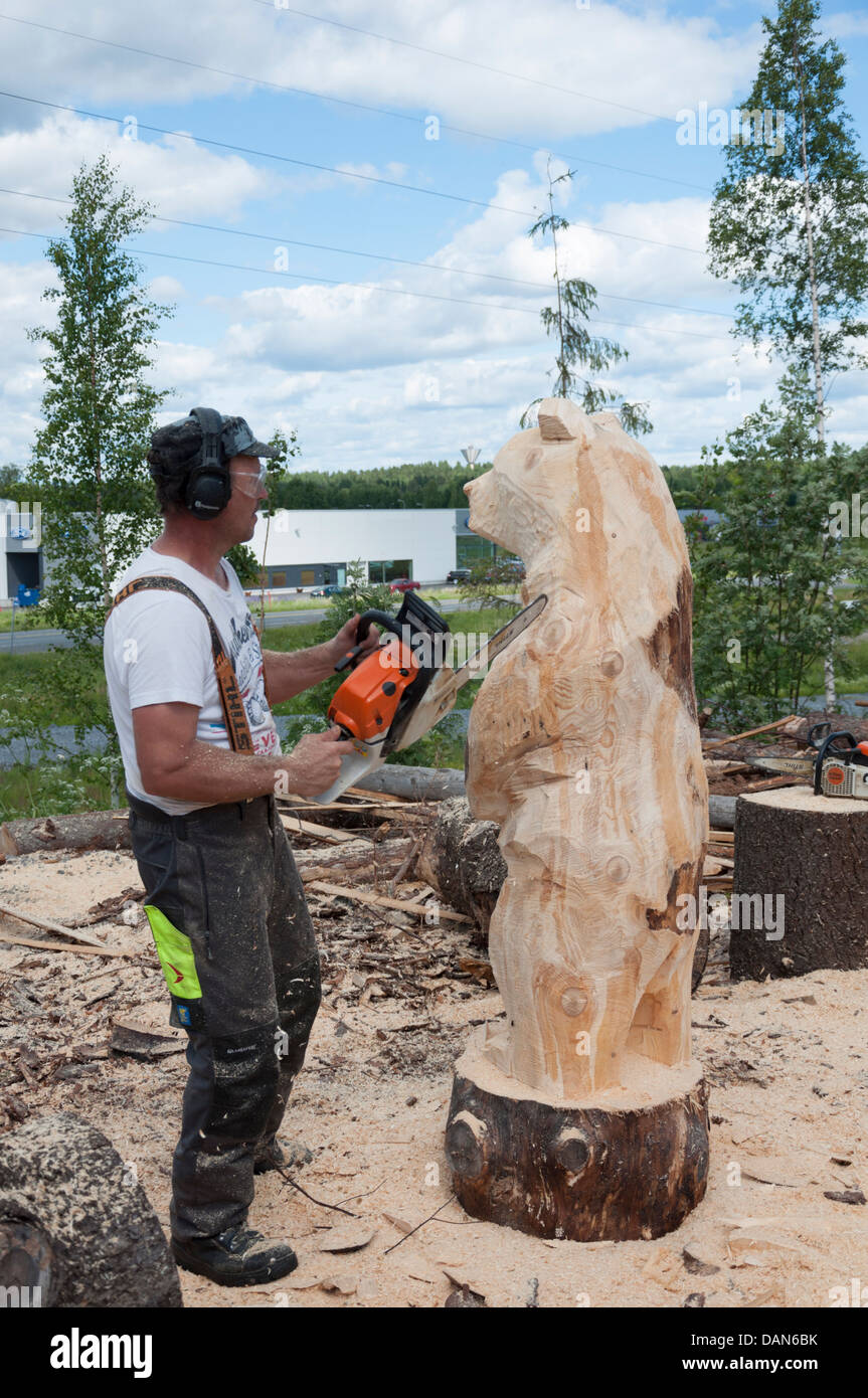 Chainsaw artist hi-res stock photography and images - Alamy
