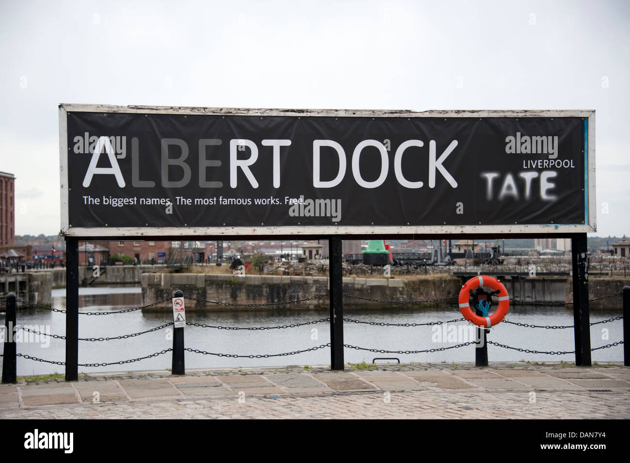 Tate Liverpool Albert Dock High Resolution Stock Photography and Images