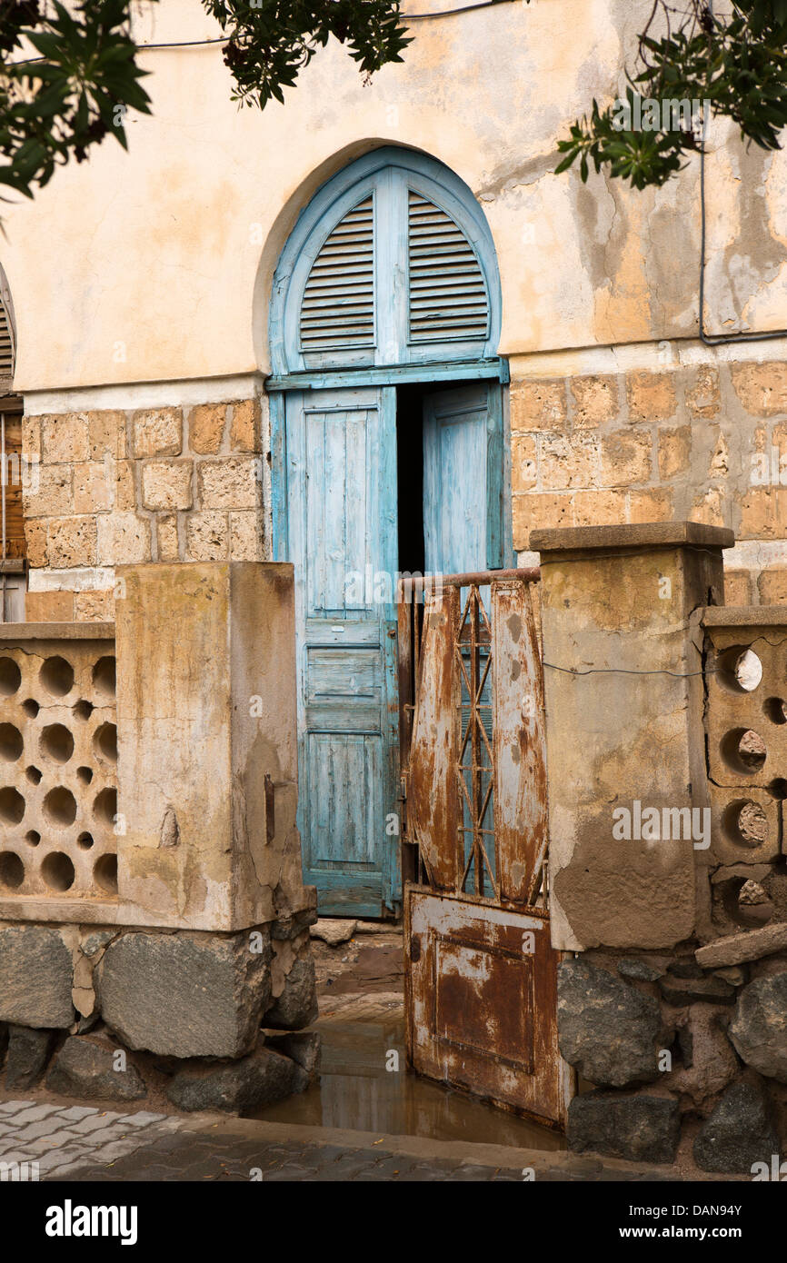 Africa, Eritrea, Massawa, Ottoman architectural influenced arched doorway, Tualud Island Stock Photo