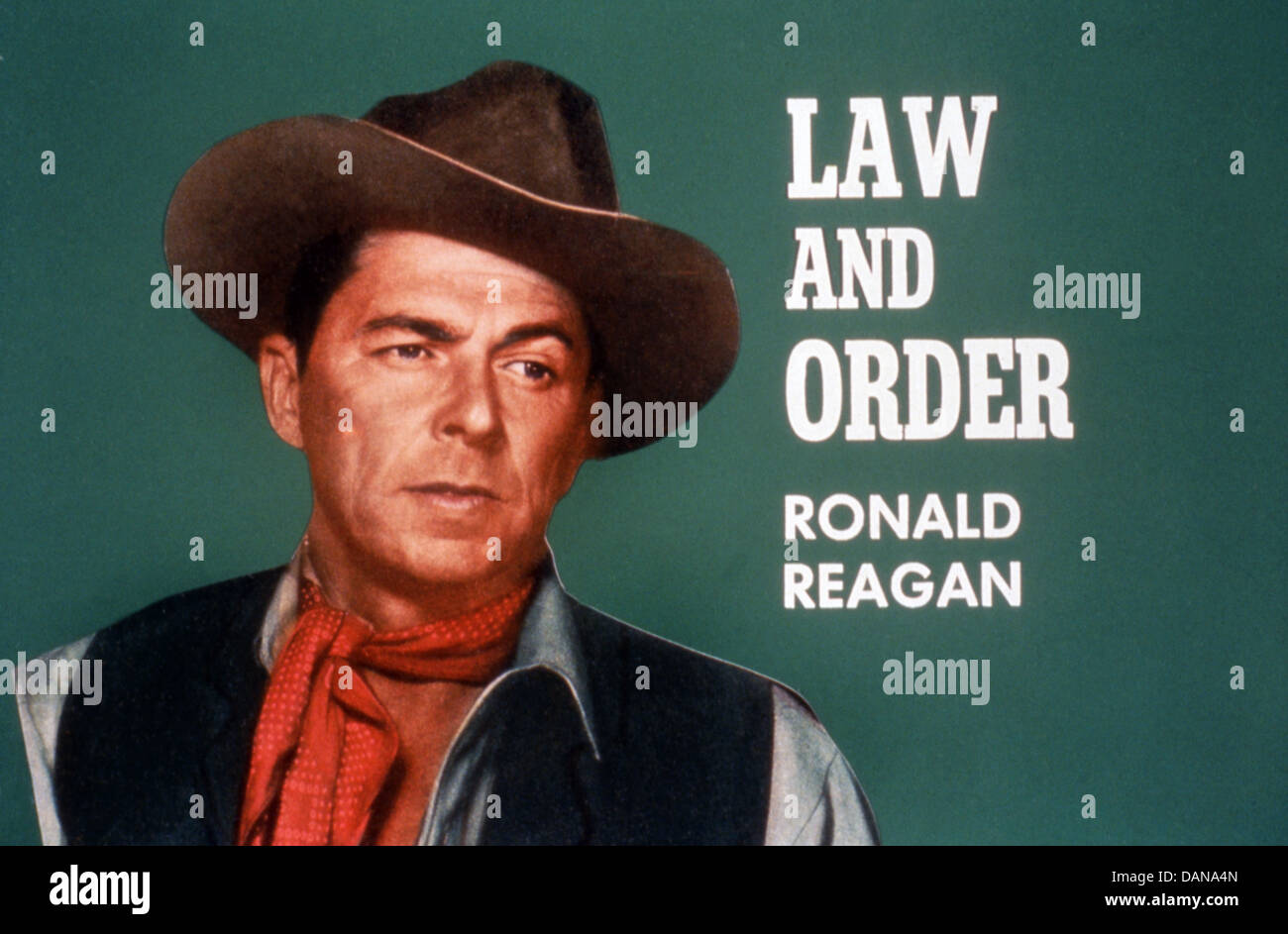 LAW AND ORDER (1953) RONALD REAGAN, NATHAN JURAN (DIR) LWOR 005 MOVIESTORE COLLECTION LTD Stock Photo
