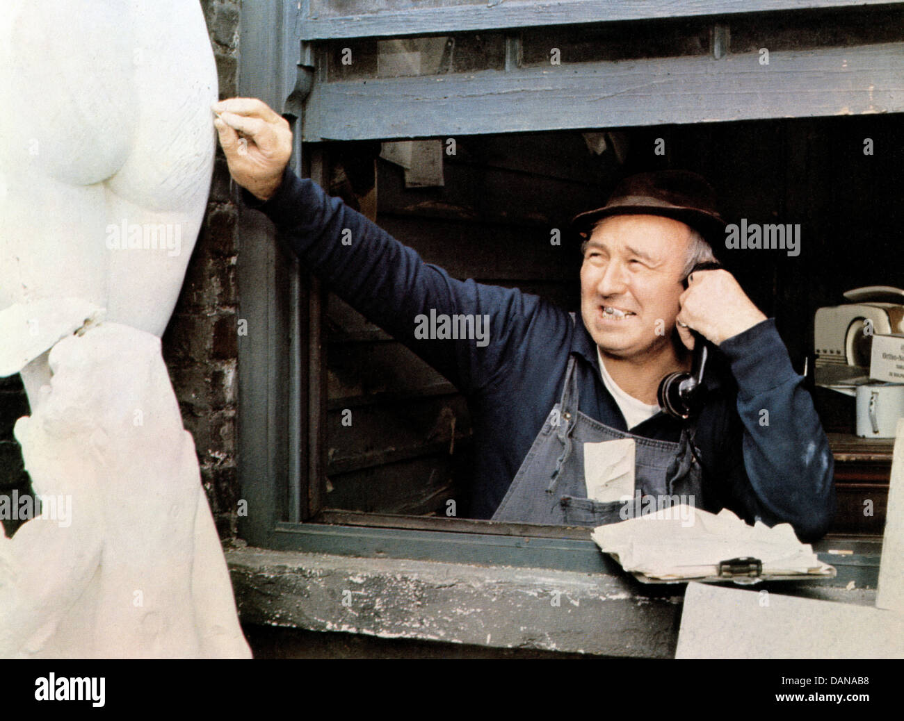 NEVER MIND THE QUALITY FEEL THE WIDTH (TV) (1967-1971) BILL MAYNARD, NMTQ 002 MOVIESTORE COLLECTION LTD Stock Photo