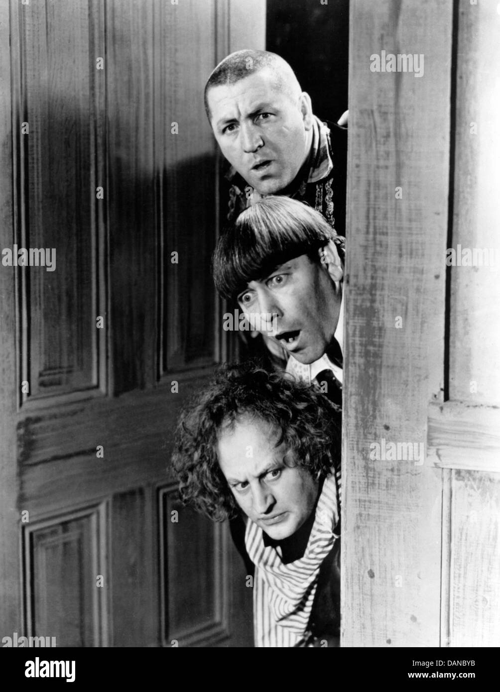 THREE STOOGES (ACTORS) PORTRAITS CURLY HOWARD, MOE HOWARD, LARRY FINE, TSTO 002 MOVIESTORE COLLECTION LTD Stock Photo