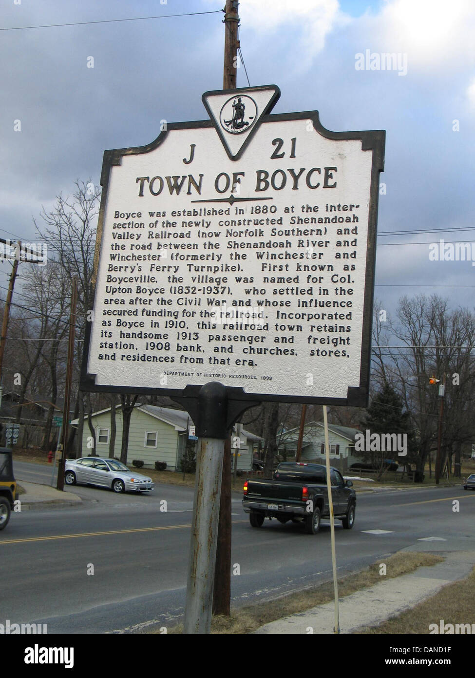TOWN OF BOYCE Boyce was established in 1880 at the intersection of the