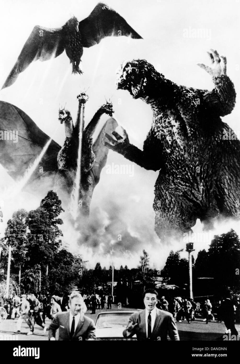 GODZILLA RAIDS AGAIN (1955) GOJIRA NO GYAKUSHU (ALT) GIGANTIS THE FIRE MONSTER (ALT) MOTOYOSHI ODA (DIR) GFM 002 MOVIESTORE Stock Photo