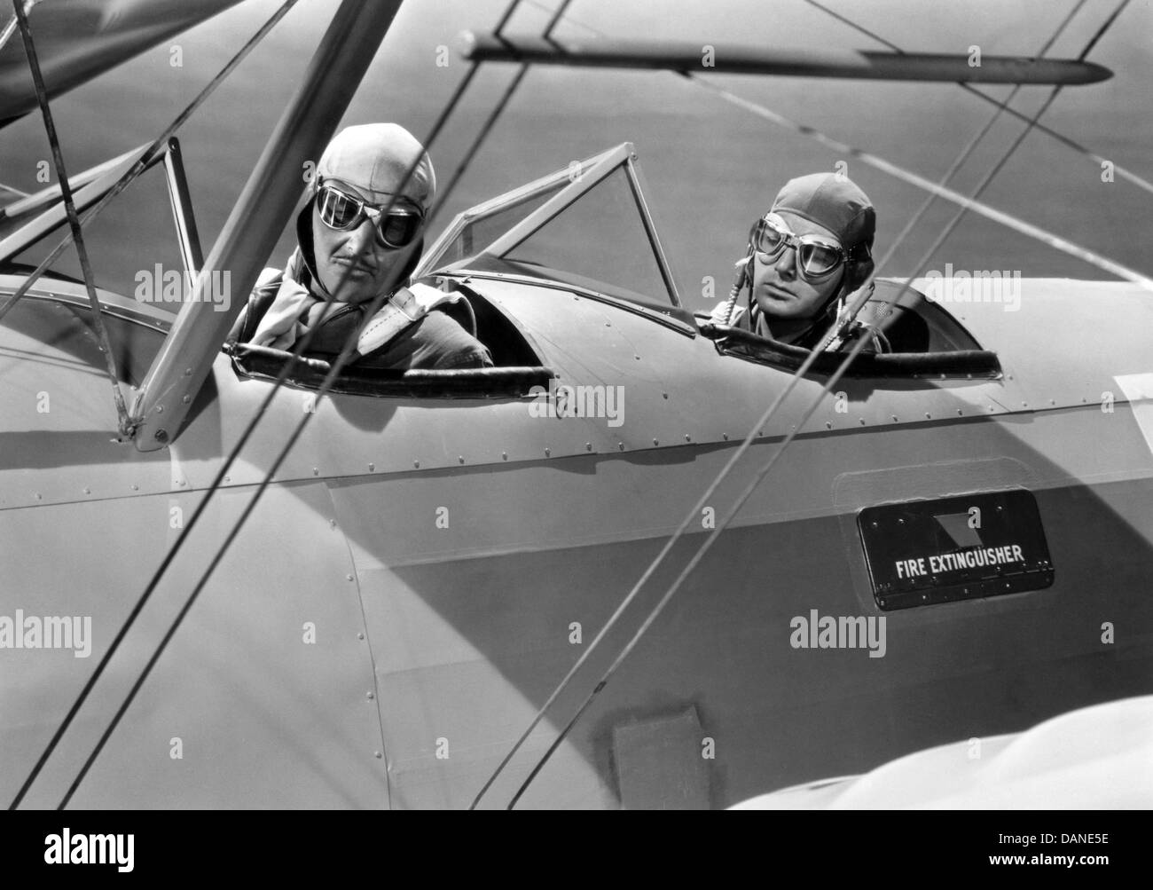 THUNDER BIRDS (1942) SOLDERS OF THE AIR (ALT) PRESTON FOSTER, WILLIAM A WELLMAN (DIR) TBRD 004 Stock Photo