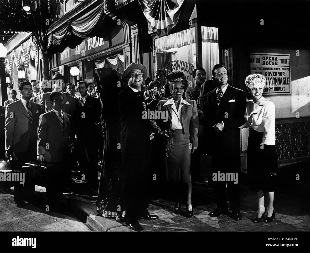 IF I'M LUCKY (1945) PHIL SILVERS CARMEN MIRANDA HARRY JAMES VIVIAN BLAINE LEWIS SEILER (DIR) IFIL 001 Stock Photo