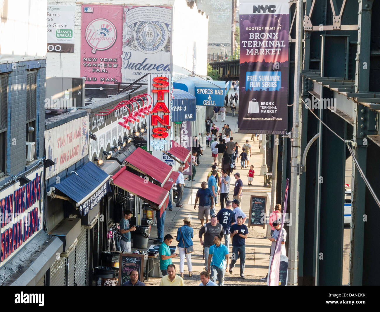 Stan's Sports Bar, 836 River Ave, The Bronx, NYC Stock Photo Alamy