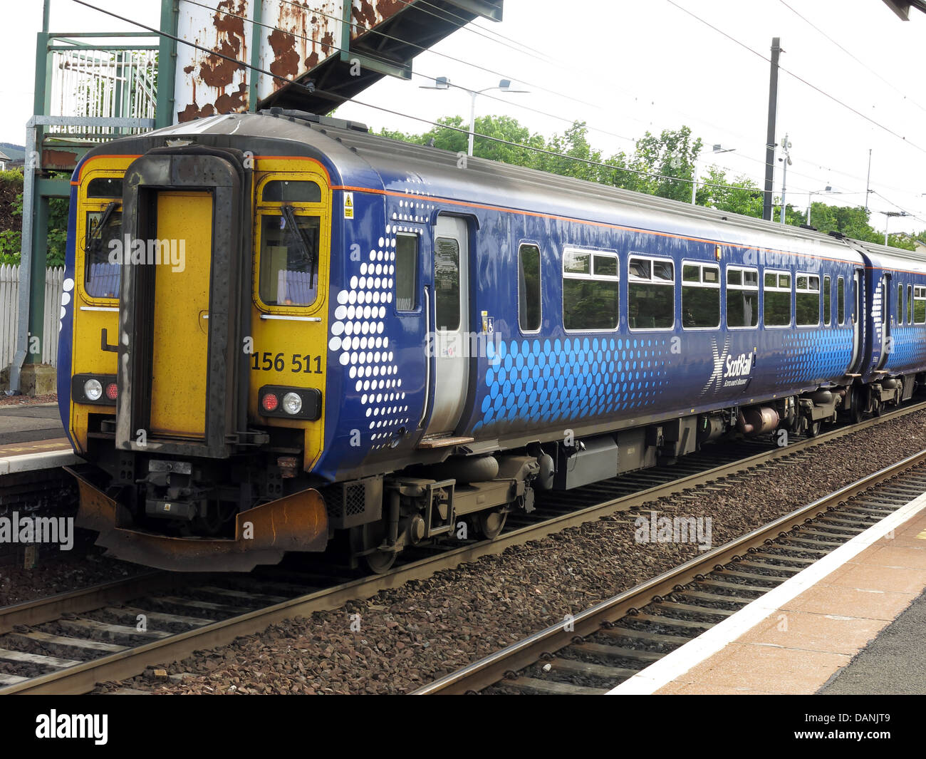Scotrail 156511 Edinburgh to Glasgow train c Stock Photo