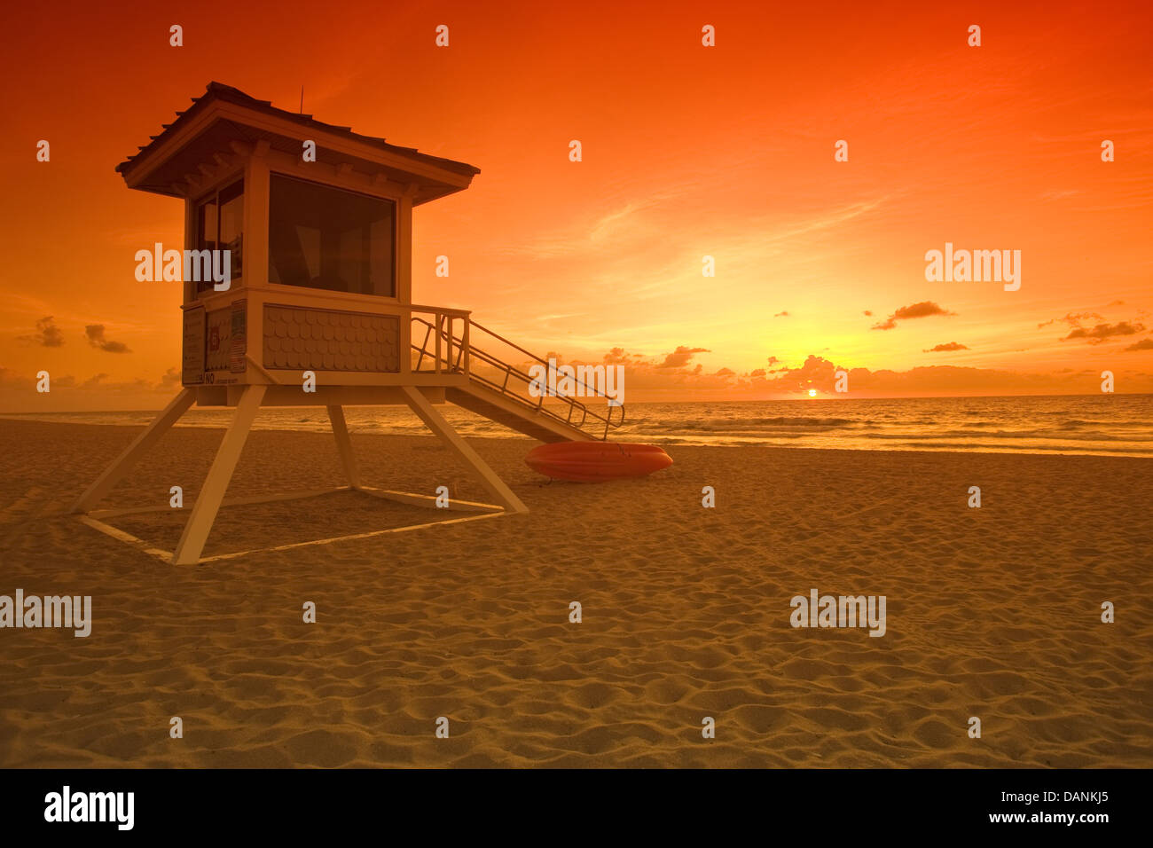 LIFEGUARD STATION FORT LAUDERDALE BEACH FLORIDA USA Stock Photo Alamy