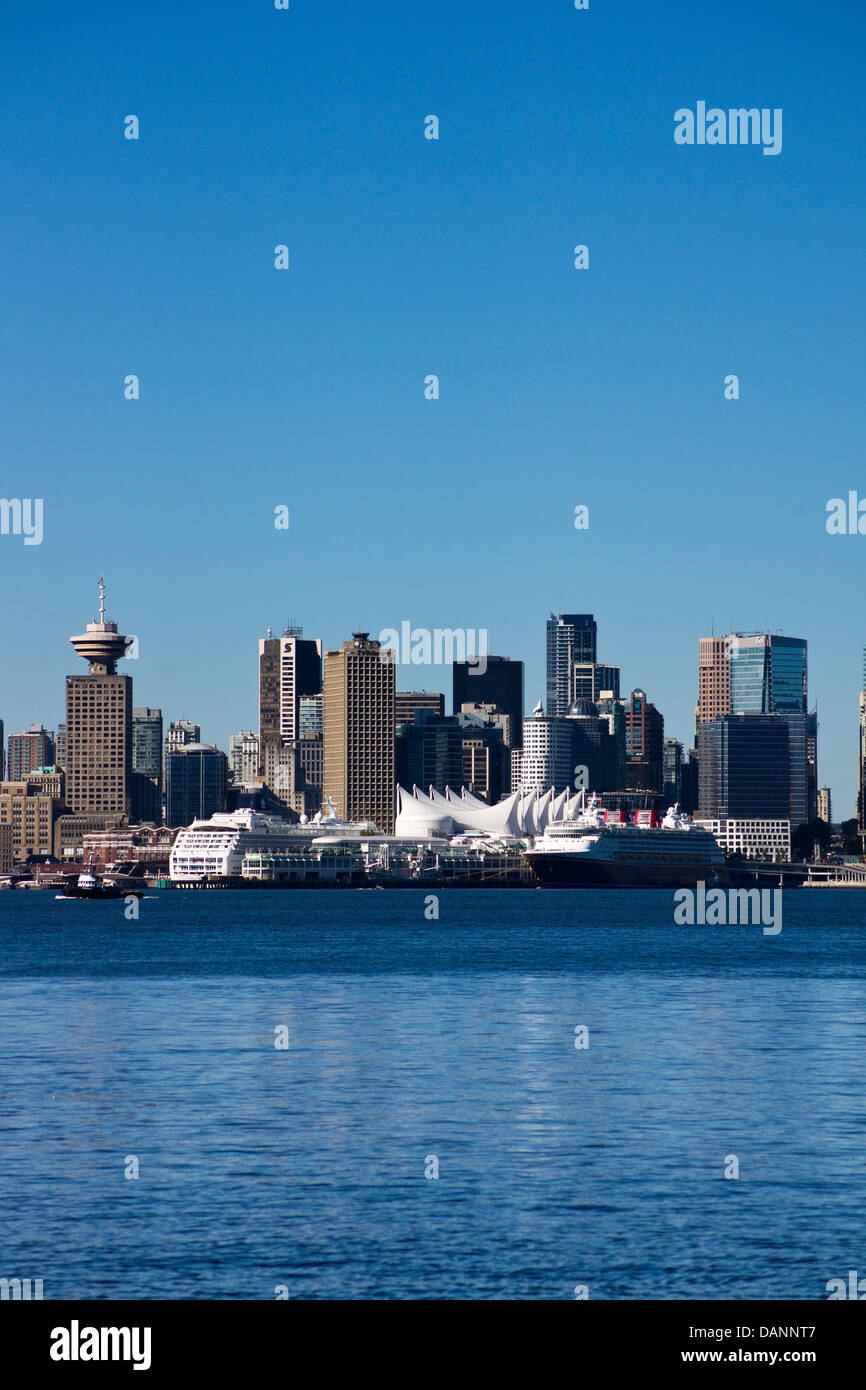 Vancouver skyline hi-res stock photography and images - Alamy