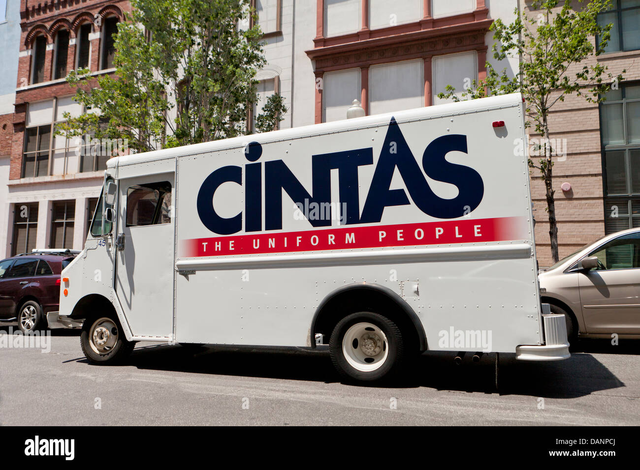 Cintas uniform delivery service hi-res stock photography and images - Alamy