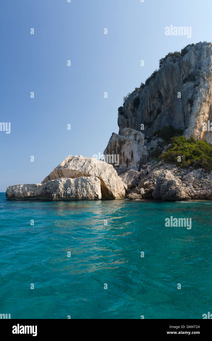 Rocks turquoise sea in hi-res stock photography and images - Alamy