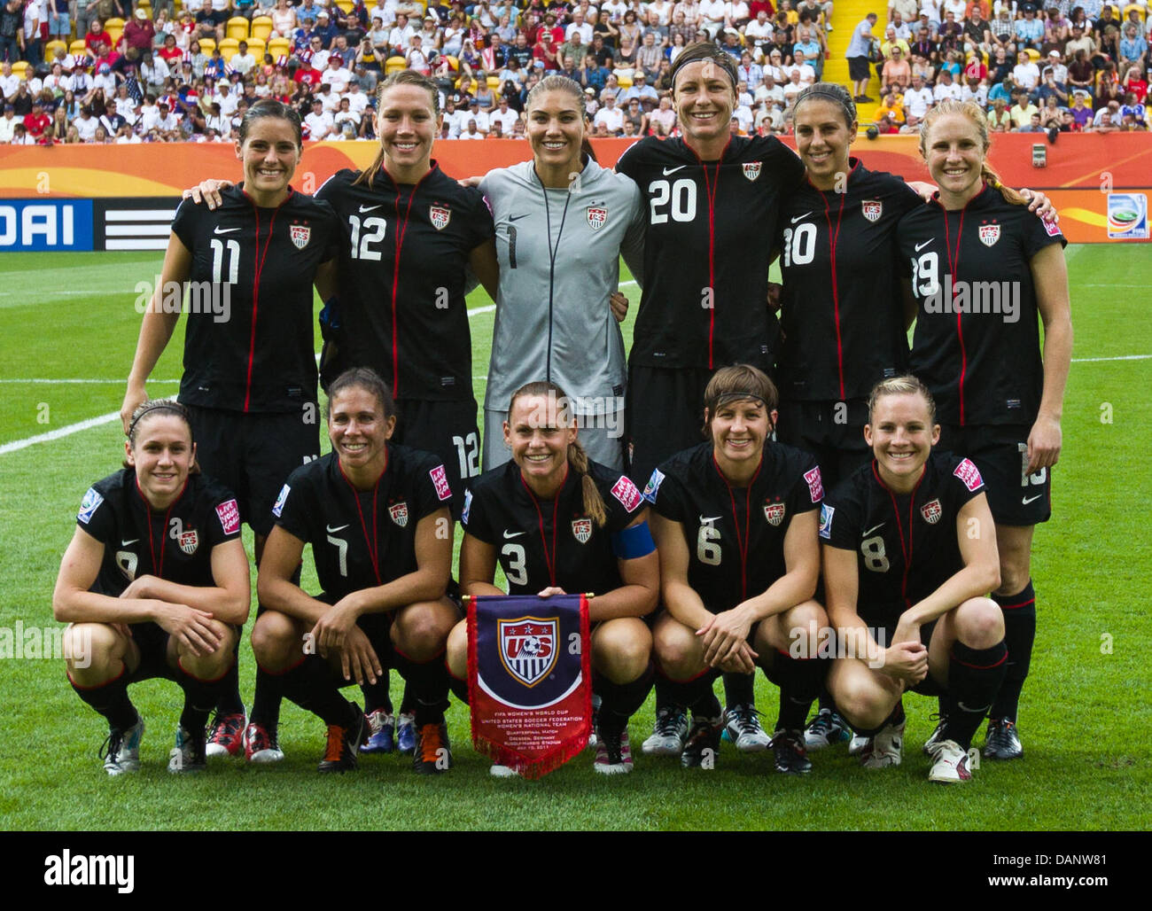 Players of USA pose for a teamphoto prior to the quarter-final soccer match of FIFA Women's World Cup between Brazil and USA at the Rudolf Harbig stadium in Dresden, Germany, 10 July 2011. Back (L-R): Alex Krieger, Lauren Cheney, Hope Solo, Abby Wambach, Carli Lloyd, Rachel Buehler, front (L-R): Heather O Reilly, Shannon Boxx, Christie Rampone, Amy Le Peilbet, Amy Rodriguez. Photo: Stock Photo