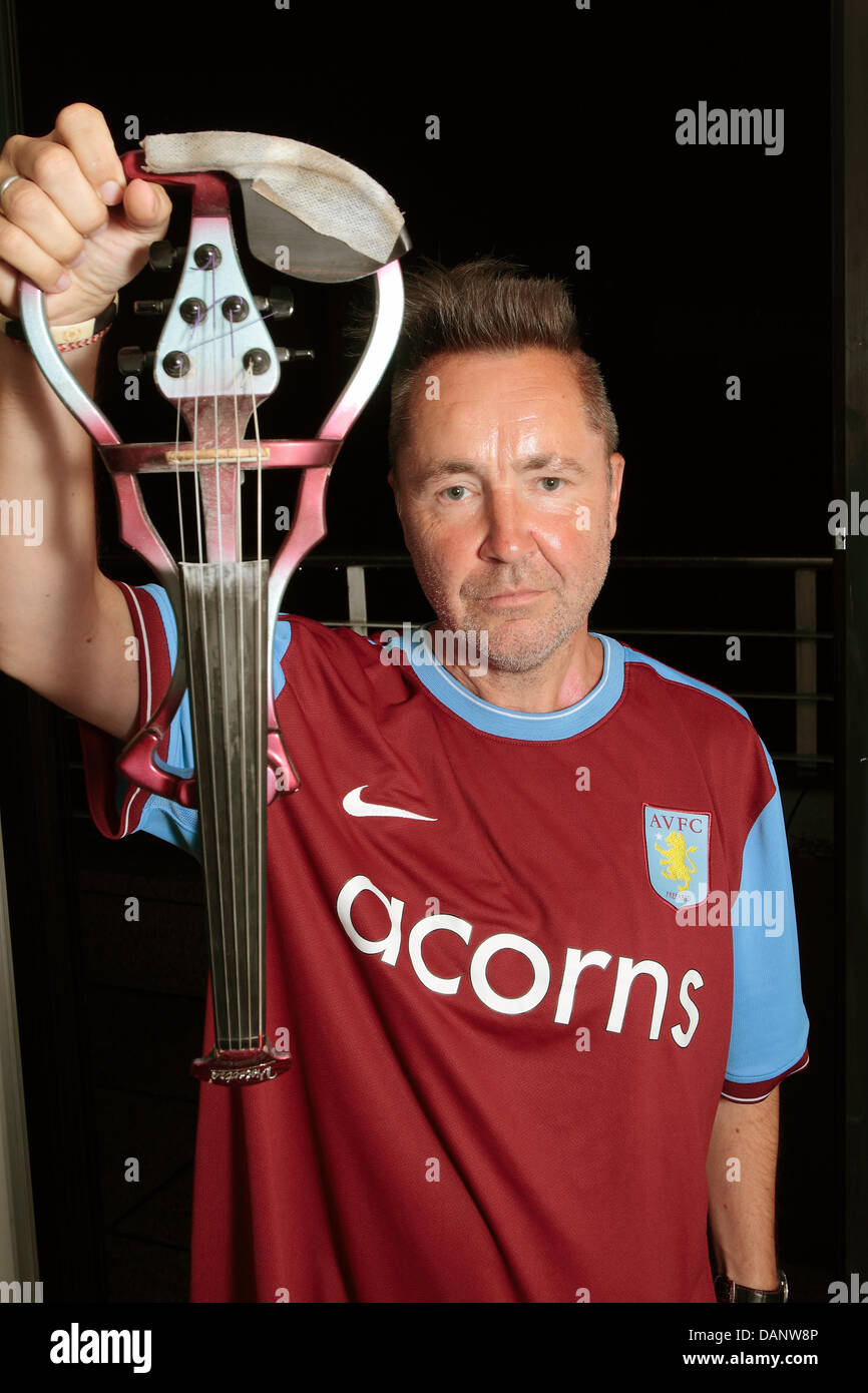 British violin player Nigel Kennedy appears on stage with the Blue Note Quintett during an open