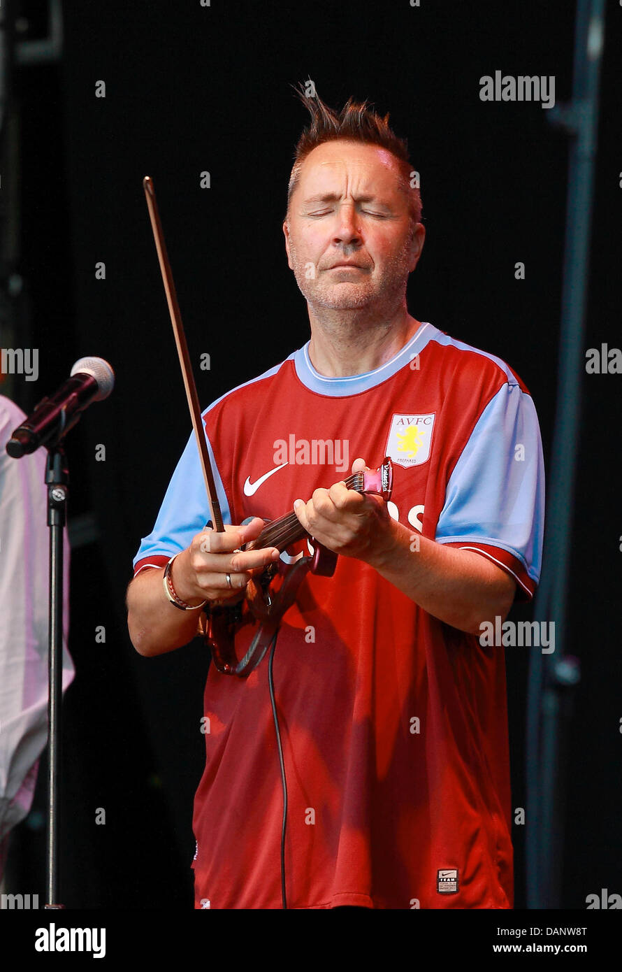 British violin player Nigel Kennedy appears on stage with the Blue Note Quintett during an open