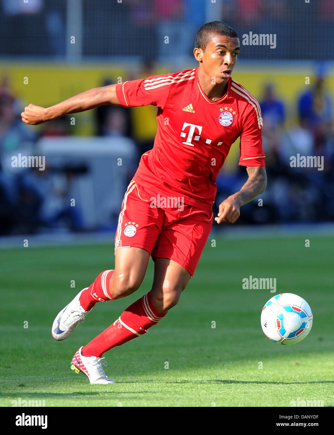 Luiz Gustavo of FC Bayern Munich controls the ball during the friendly ...