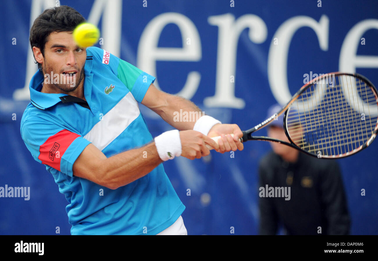 Spansih tennis player Pablo Andujar plays the ball during the ATP  tournament's final match against Spain's Juan Carlos Ferrero at Weissenhof  in Stuttgart, Germany, 17 July 2011. Photo: Bernd Weissbrod Stock Photo -  Alamy