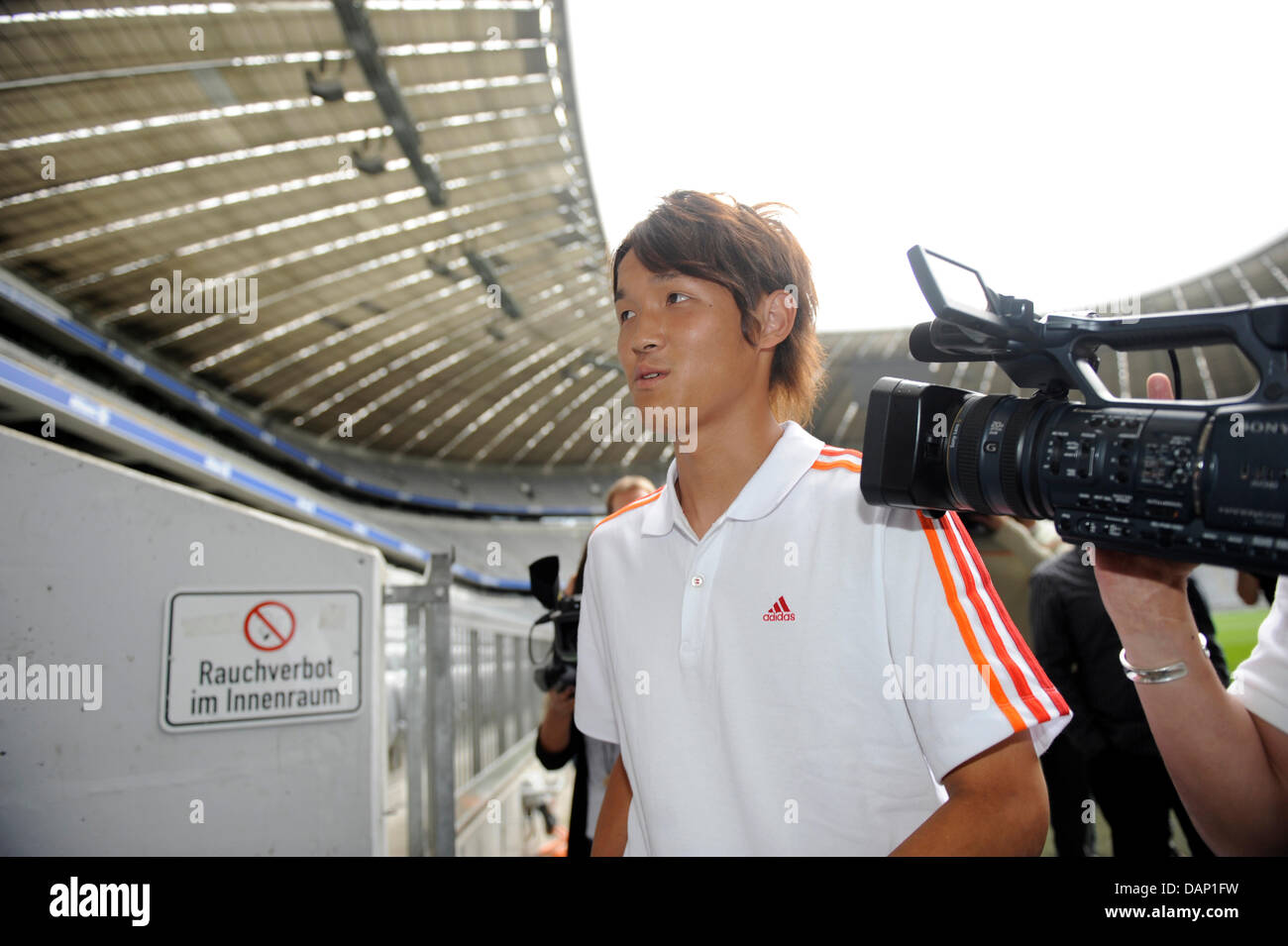 Takashi Usami Japanese Player New Hi res Stock Photography And Images takashi-usami-japanese-player-new-hi-res-stock-photography-and-images
