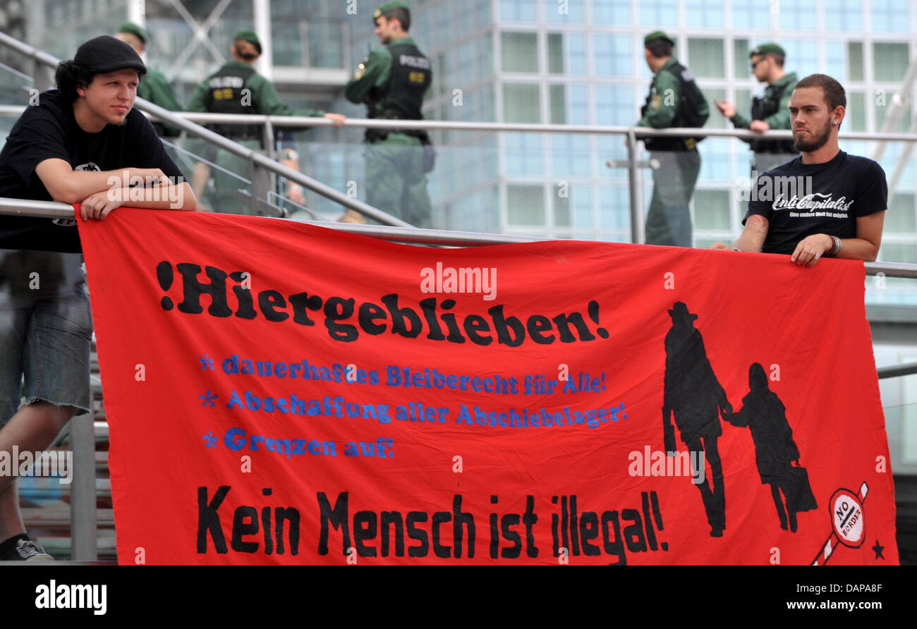 Refugees and antideportation activists from all of Bavaria protest at