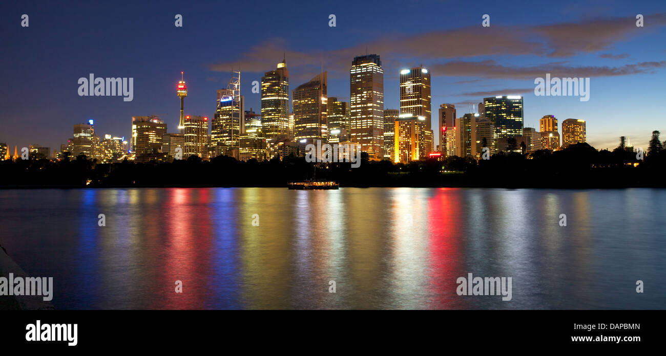 Sydney city skyline sunset hi-res stock photography and images - Alamy