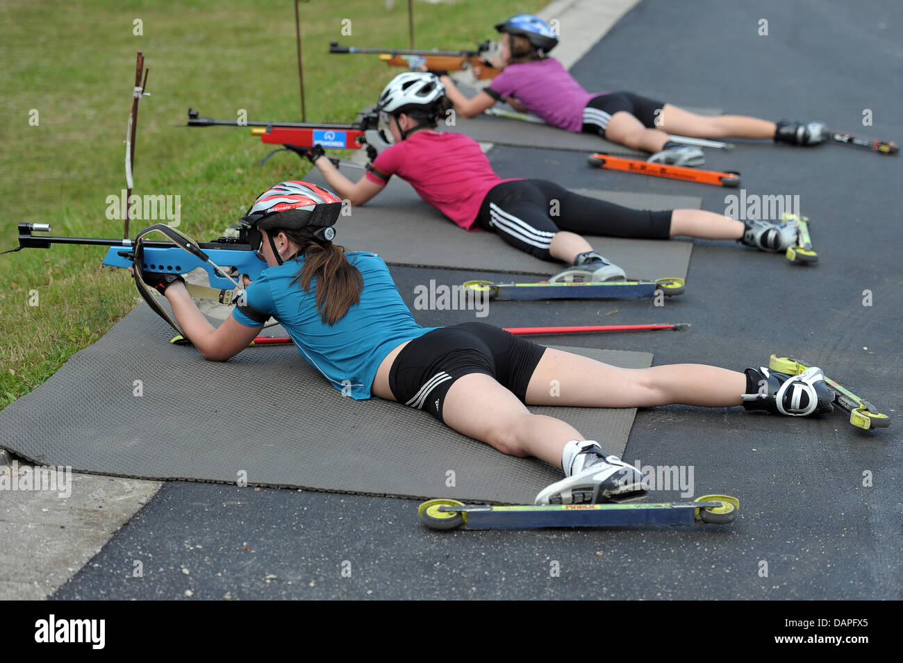 Biathlon shooting hi-res stock photography and images - Alamy