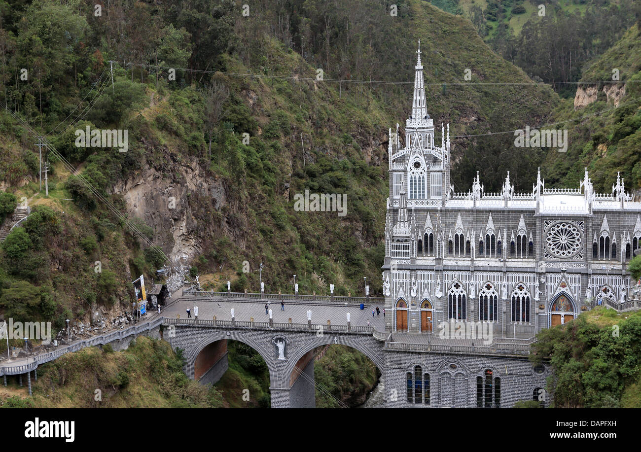Las Lajas Cathedral, a neo-Gothic church built on a bridge spanning a river gorge near Ipiales, south Colombia Stock Photo