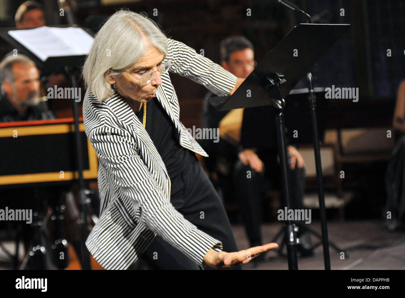 US writer Donna Leon reads from one of her books inside city hall in Bremen, Germany, 27 August 2011. The author of crime novels participated in the three-part musical reading 'Animals and Sound - Reading Haendel's Operas' ('Tiere und Toene - Auf Spurensuche in Haendels Opern') at the opening of the 22nd Bremen Music Festival. From 27 August till 17 September 2011, there will be 40 Stock Photo