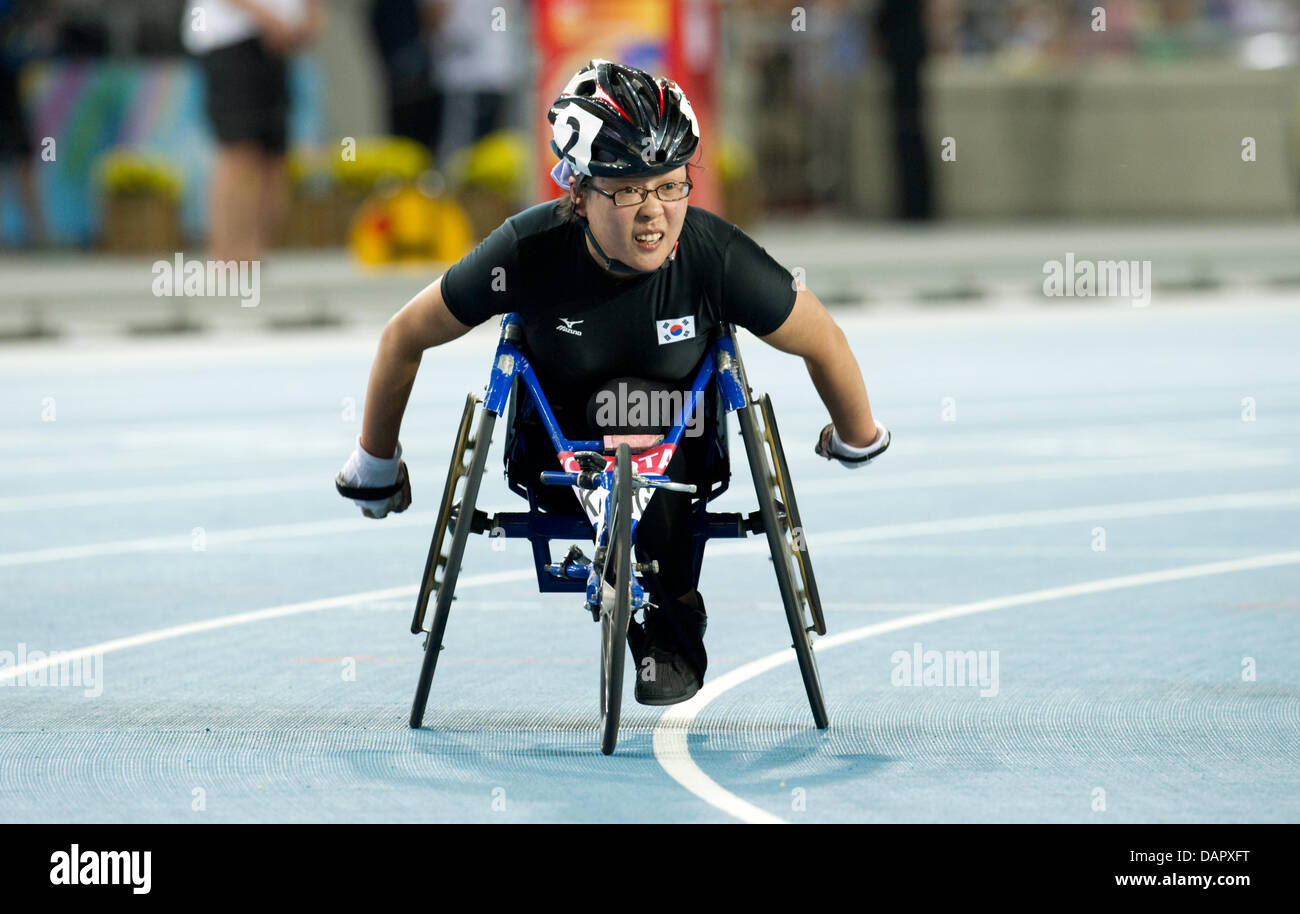 Kyungsun Kang of Korea competes in the womens 800m Wheelchair Race at