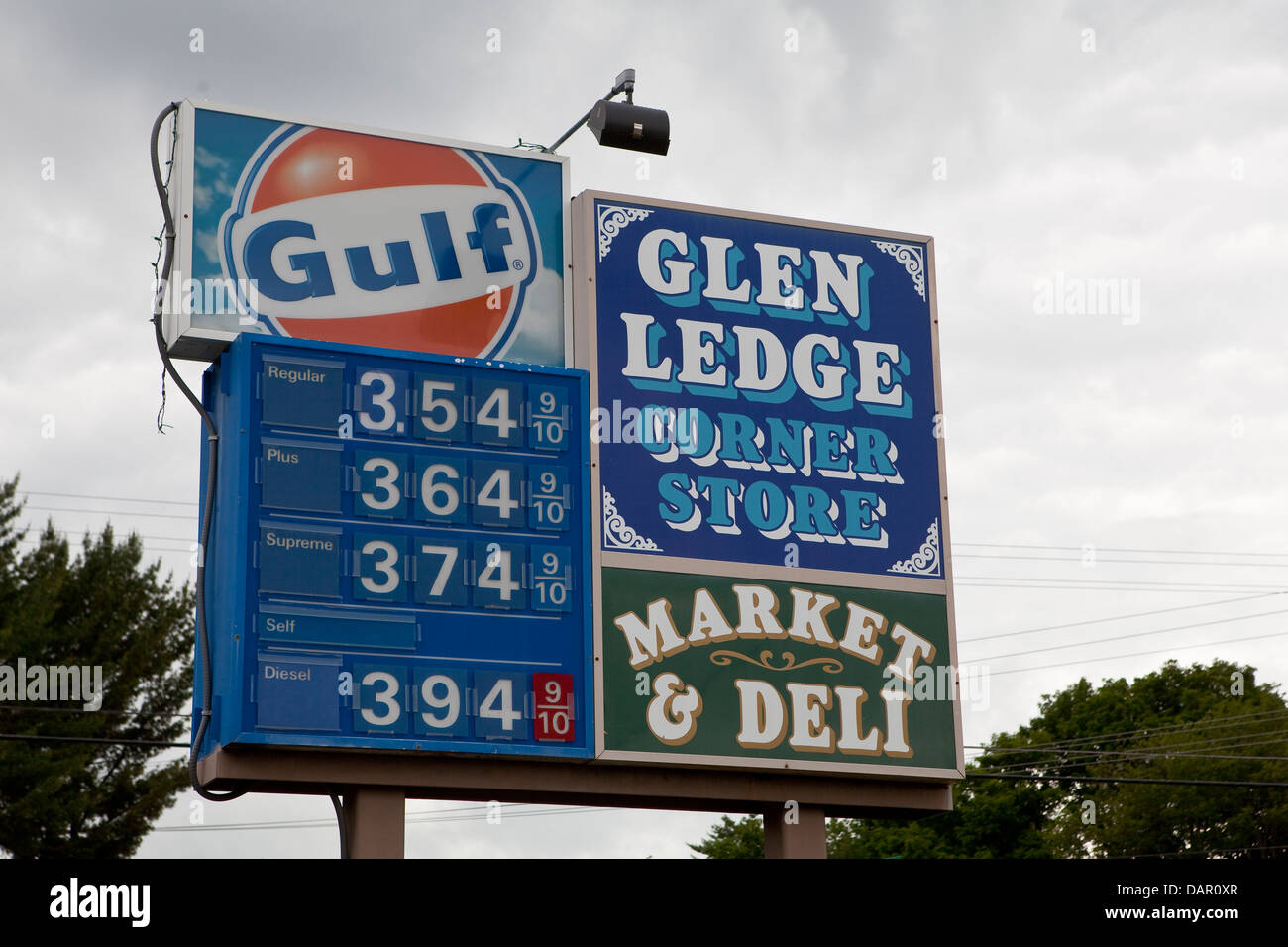 Gulf gas station hires stock photography and images Alamy