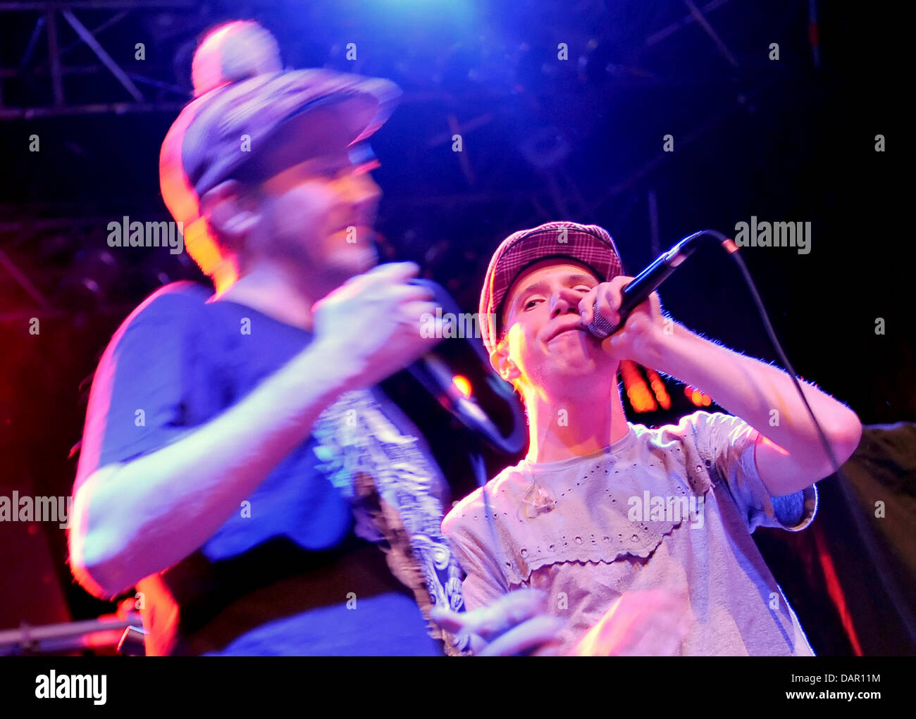 Finnish beatboxer and vocal percussionist Felix Zenger (R), performs on stage at the Kesselhaus concert venue during the Berlin Music Week - 'Your voice against poverty' in Berlin, Germany, 7 September 2011. Musicians from around the world are showcaing their musical talents in small, off-stage performances. Photo: Britta Pedersen Stock Photo