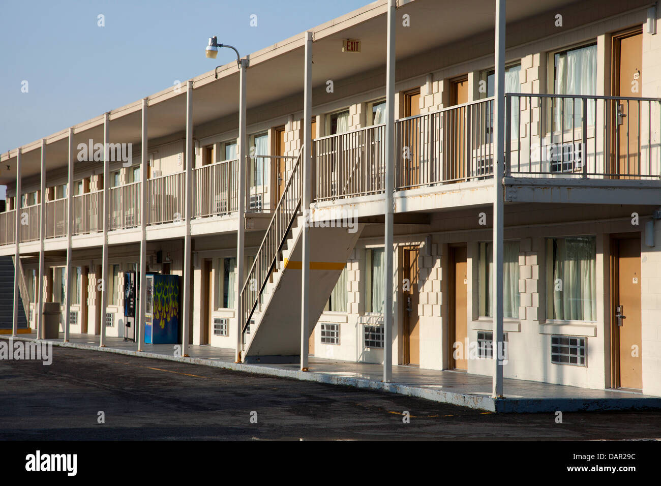 Small motel hi-res stock photography and images - Alamy